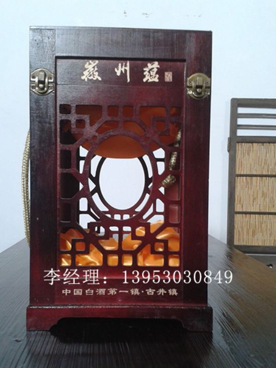 點(diǎn)擊查看詳細(xì)信息<br>標(biāo)題：木制白酒盒 閱讀次數(shù)：2533